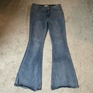 FREE PEOPLE Size 28, never been worn, flare jeans.